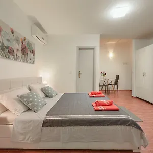 Lavander 3 Private With Bathroom And Balcony Affittacamere