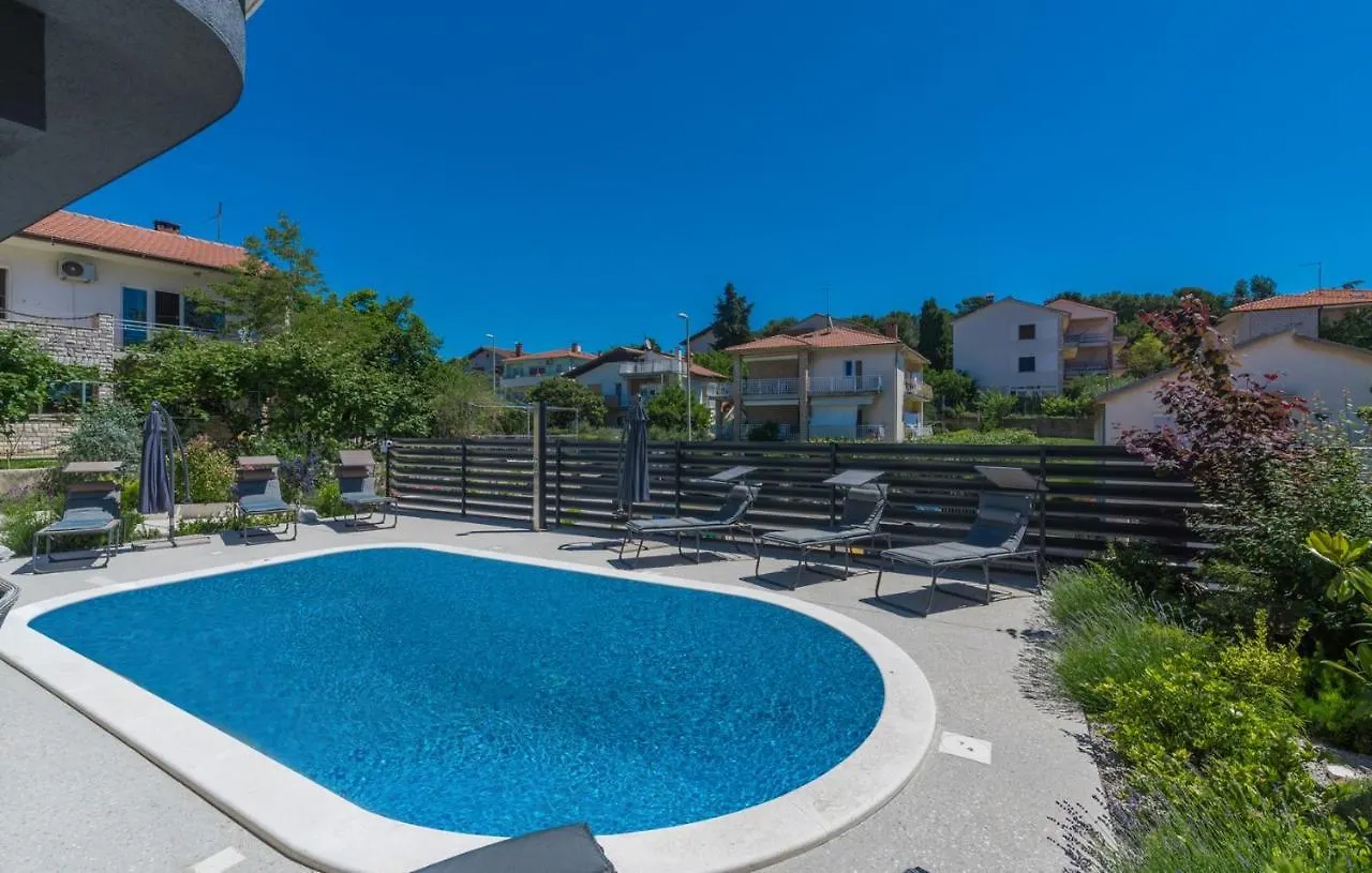 Modern Apartments With Shared Pool Near The Sea Pula Guest house