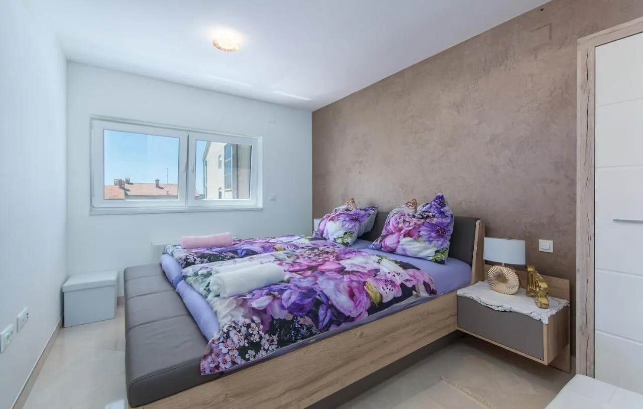 Guest house Modern Apartments With Shared Pool Near The Sea Pula